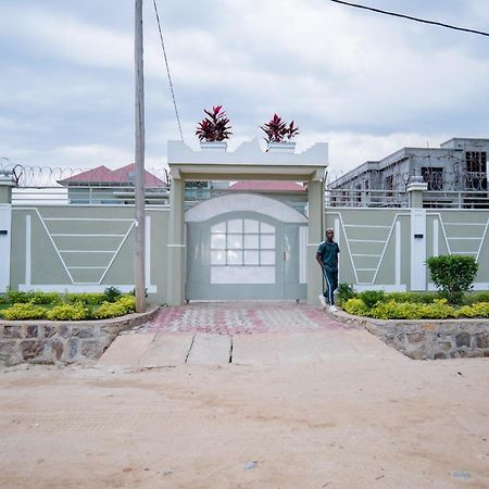 The City Block Apartment Bujumbura Esterno foto